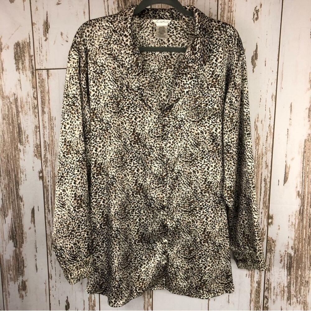 Secret Treasures, Silky Button Up Shirt, 3X.  In excellent condition!!